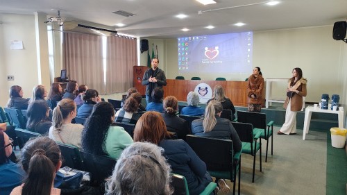 Setor Jurídico do Santa Terezinha realiza reunião com enfermeiros e reforça compromisso com conduta profissional e liderança na assistência