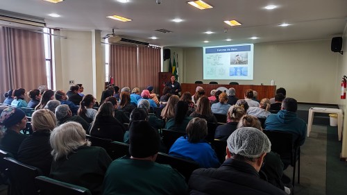 Hospital Santa Terezinha reforça cultura de segurança com treinamento em Biossegurança